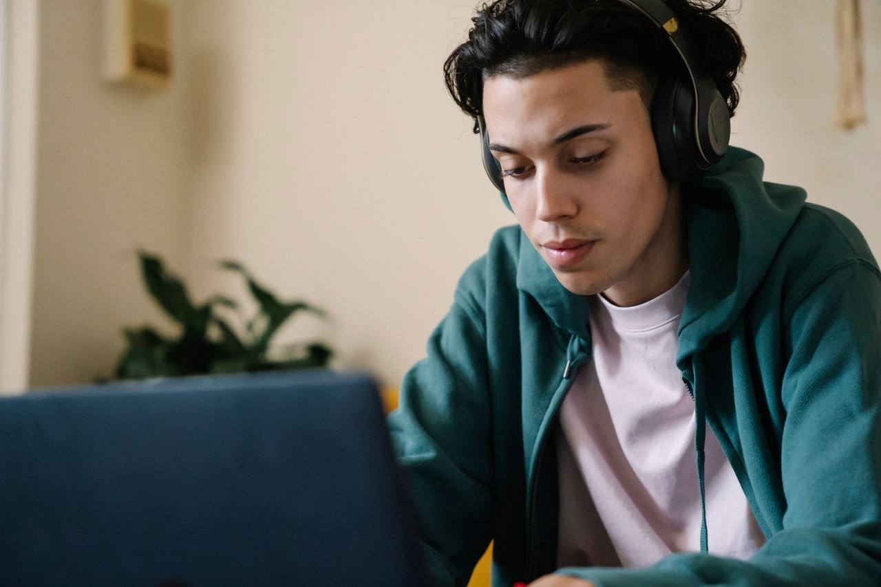 Best AI laptops for students used in a modern study environment