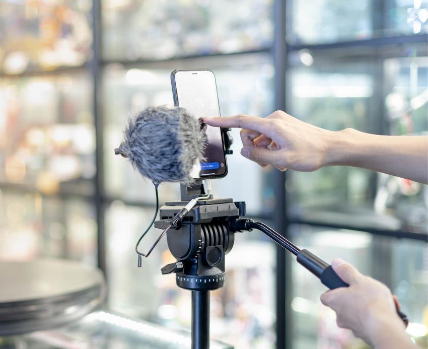 Modular smartphone designed for content creators