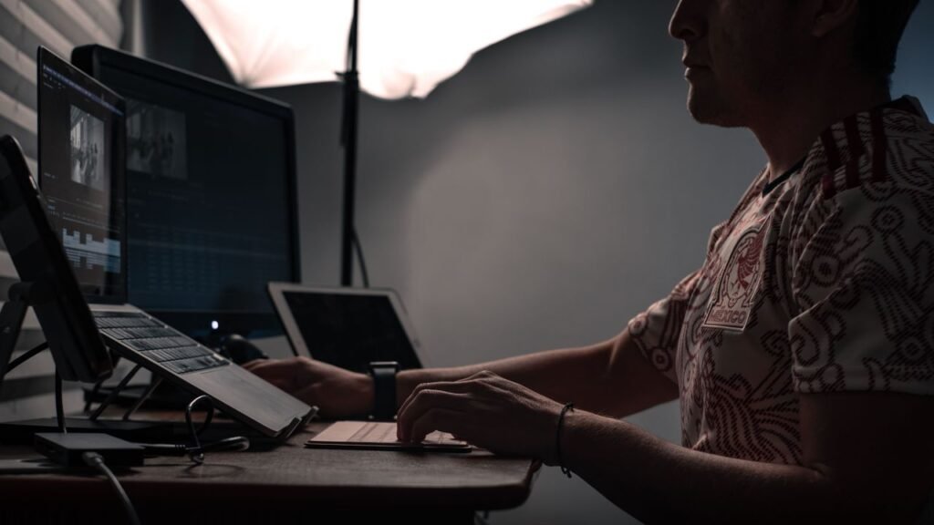 Multitasking on ASUS Gaming Laptop For Video Editing with heavy RAM usage