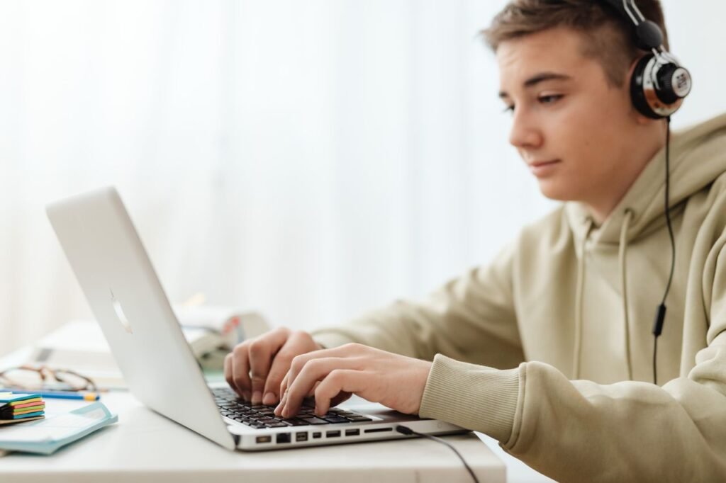 Student using the best laptop table for students during online learning