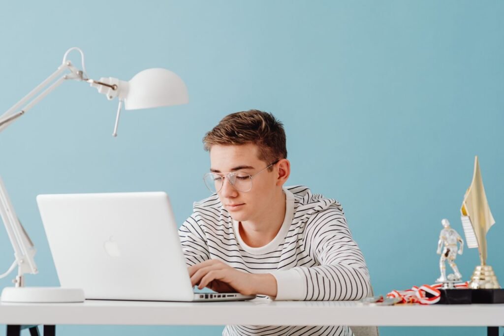 Best HP laptop charger for students supporting daily productivity