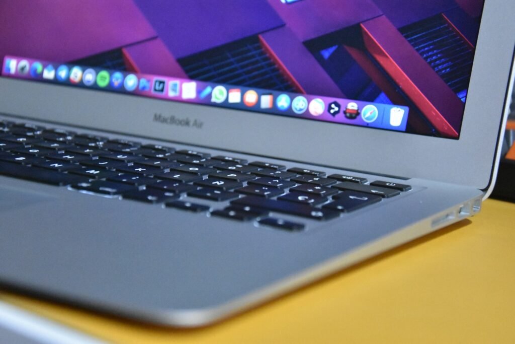 Ideal for blogging, editing, and creative workflows.