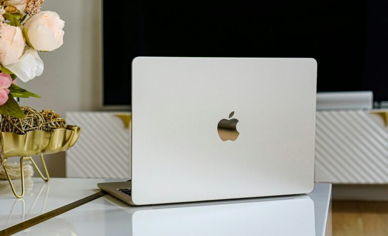 Apple MacBook Air M4 Review 2026