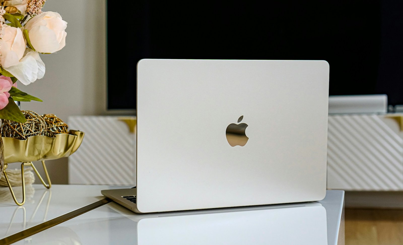 Apple MacBook Air M4 Review 2026