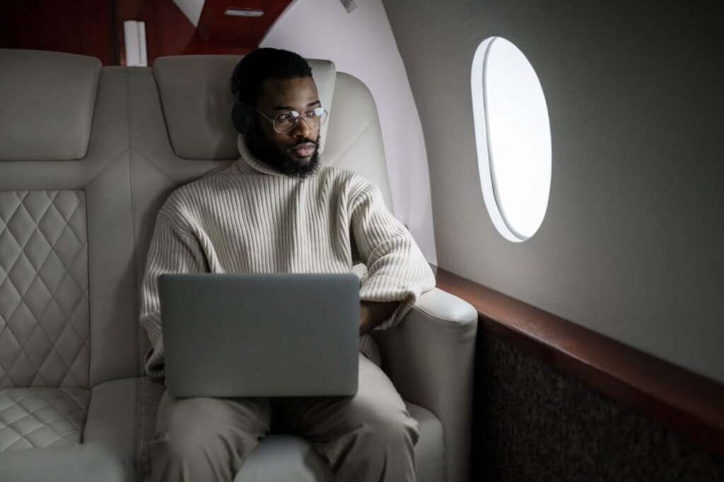 Business professionals benefit from best 13 inch laptop dimensions