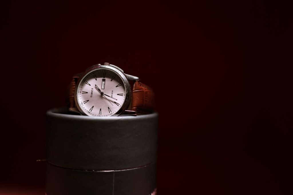 Easy-to-read analog watch for nursing students