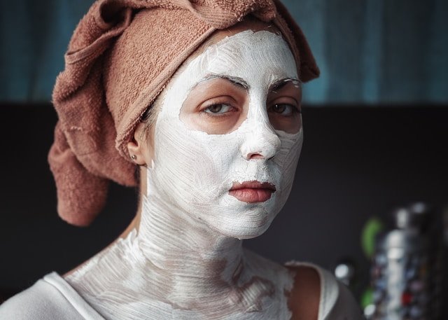Best Moisturizer for Dry Aging Skin Over 60